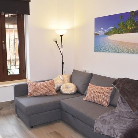 Apartamento San Jacinto Seville Luaran gambar