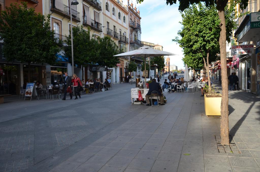 Apartamento San Jacinto Seville Luaran gambar