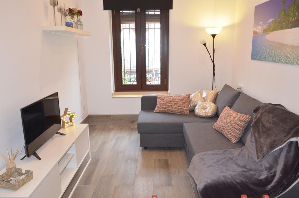 Apartamento San Jacinto Seville Luaran gambar